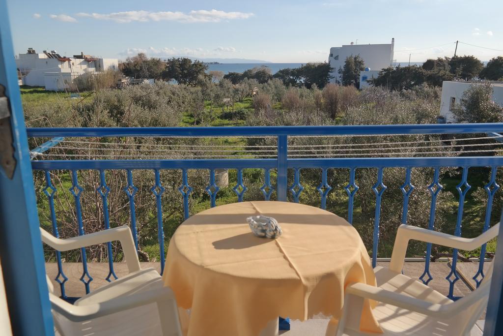 Mina'S Studios In Naxos Island Άγιος Προκόπιος Δωμάτιο φωτογραφία