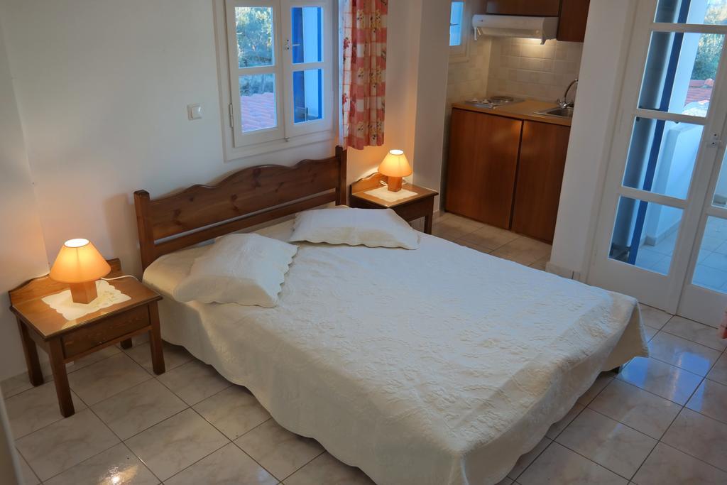 Mina'S Studios In Naxos Island Άγιος Προκόπιος Δωμάτιο φωτογραφία