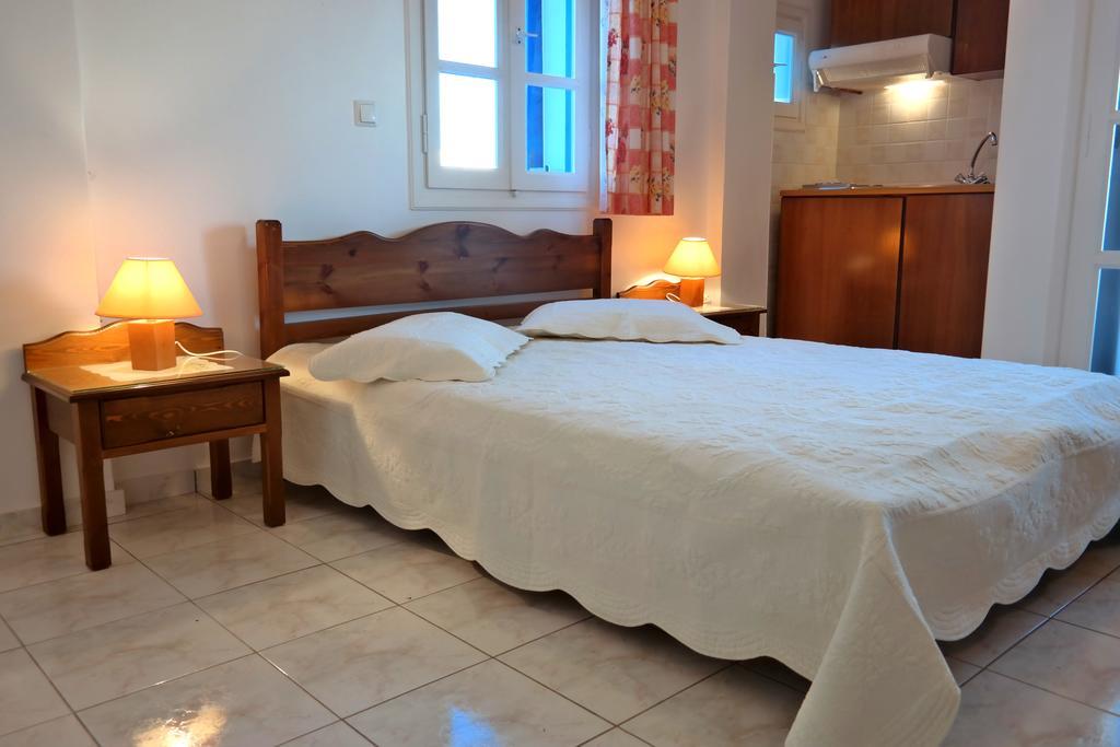 Mina'S Studios In Naxos Island Άγιος Προκόπιος Δωμάτιο φωτογραφία