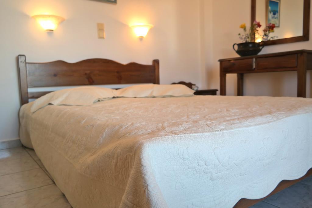 Mina'S Studios In Naxos Island Άγιος Προκόπιος Δωμάτιο φωτογραφία