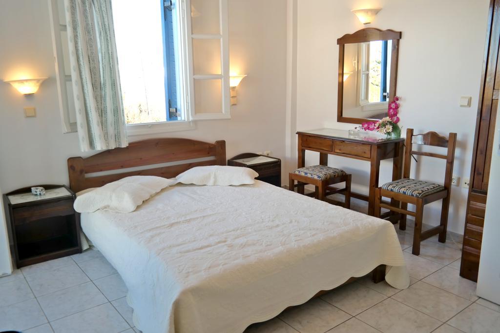 Mina'S Studios In Naxos Island Άγιος Προκόπιος Δωμάτιο φωτογραφία