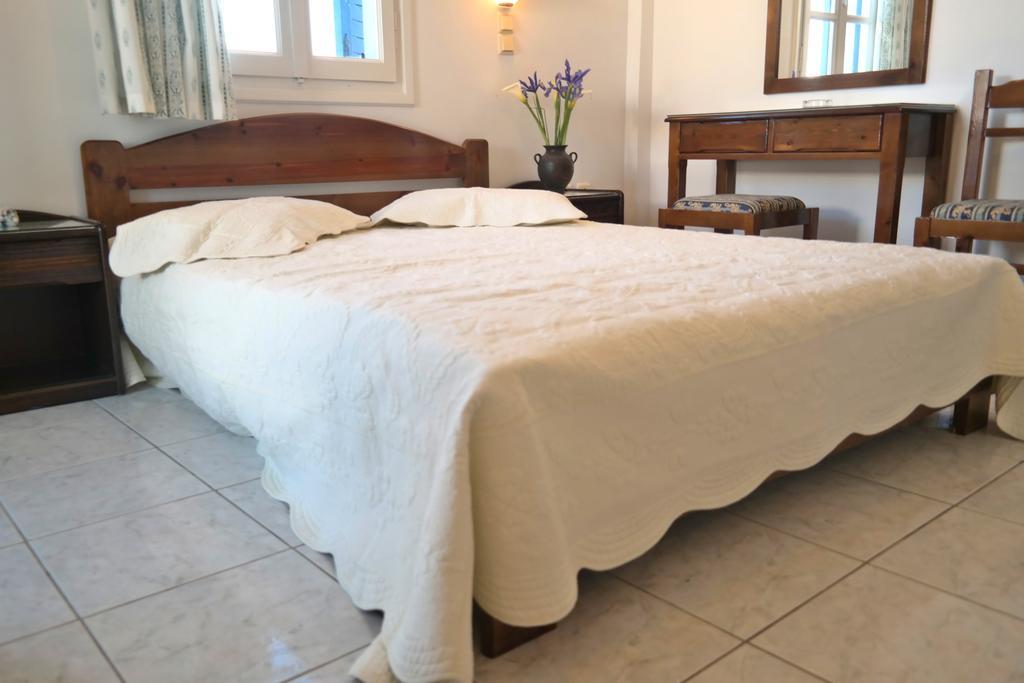 Mina'S Studios In Naxos Island Άγιος Προκόπιος Δωμάτιο φωτογραφία
