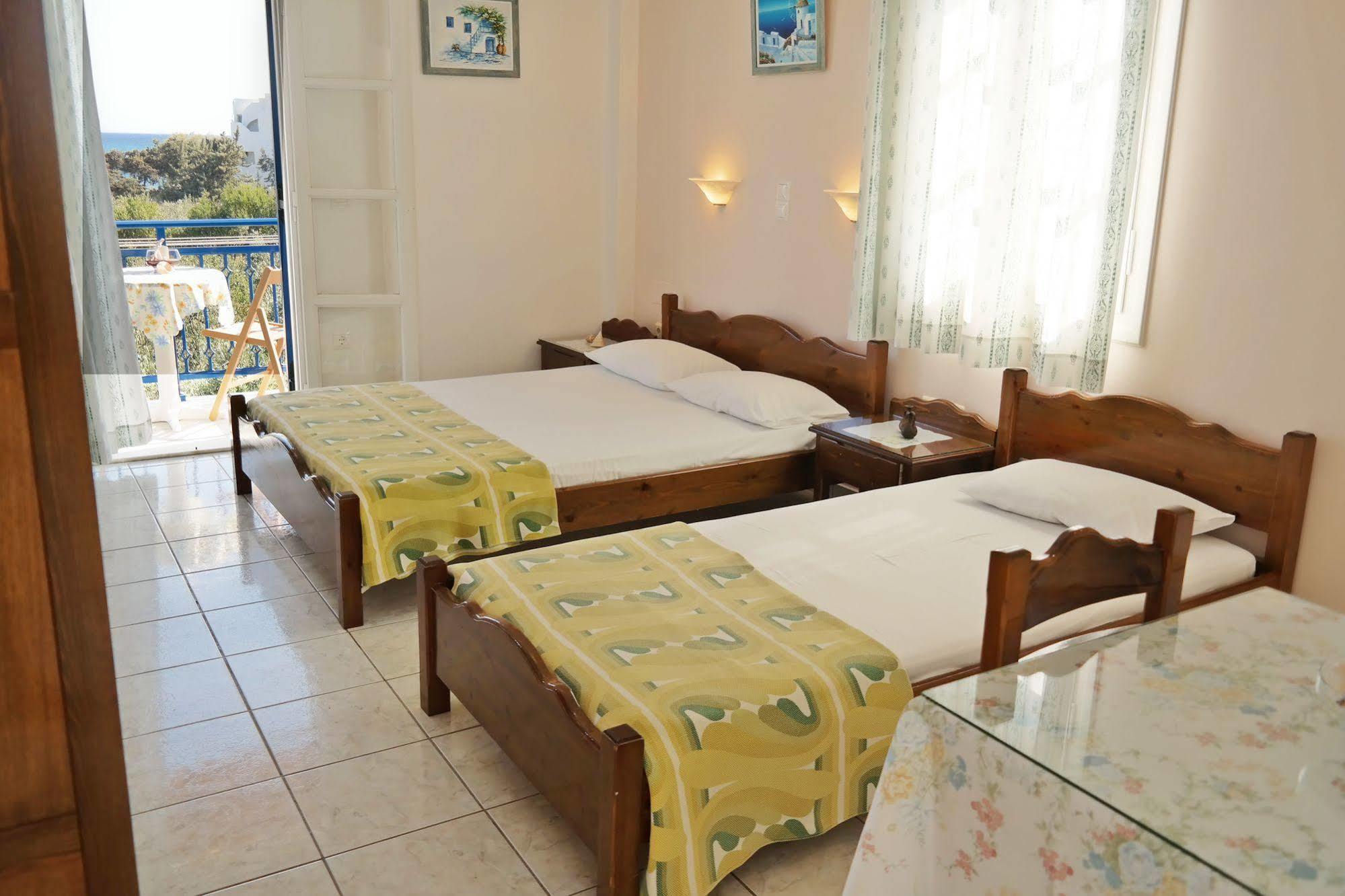Mina'S Studios In Naxos Island Άγιος Προκόπιος Εξωτερικό φωτογραφία